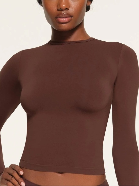 SKIMS Tops - SKIMS Soft Smoothing Seamless Long Sleeve Top